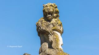 schloss lembeck barocktor loewe wappen