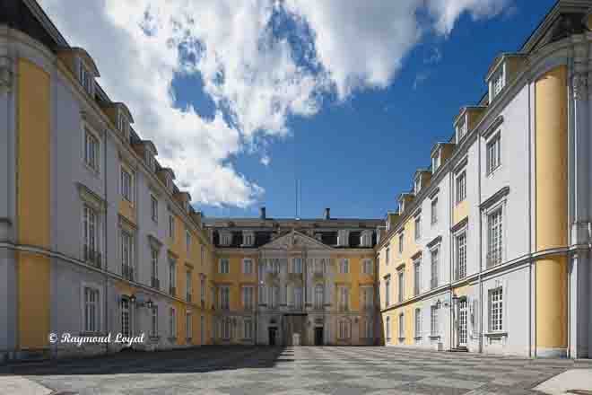 schloss augustusburg bruehl ostseite ehrenhof