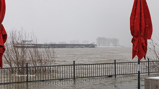 schiff rhein fluss wasser hochwasser landschaft himmel
