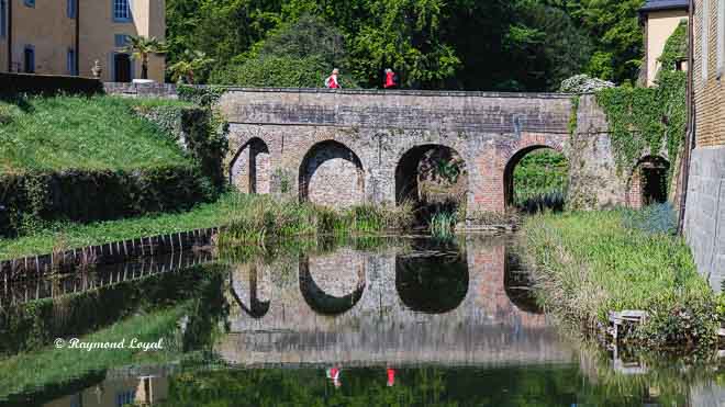 schloss dyck wassergraben bruecke hochschloss