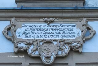 schloss neuhaus inschrift hofgiebel