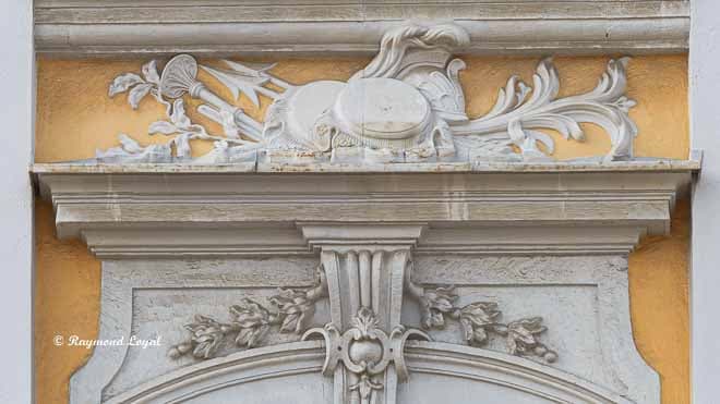 schloss augustusburg risalit suedseite ornament