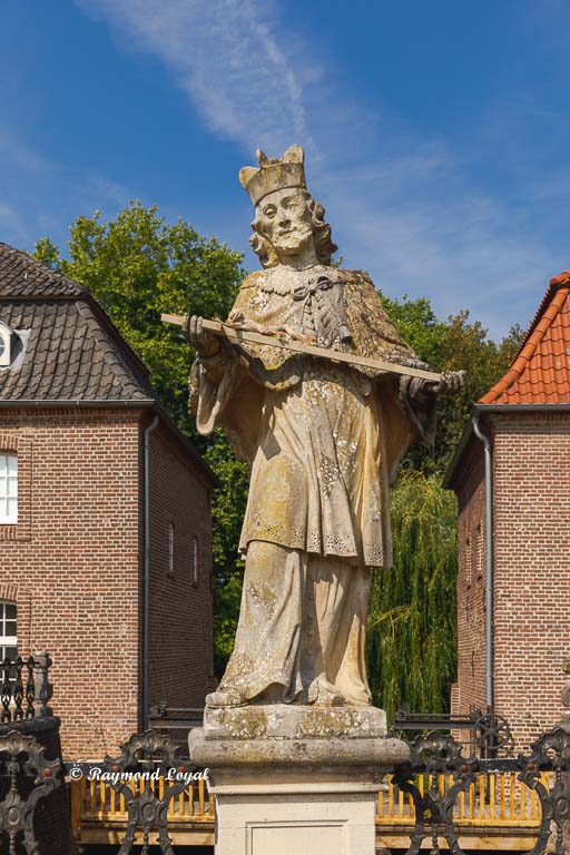 anholt castle sculpture bishop