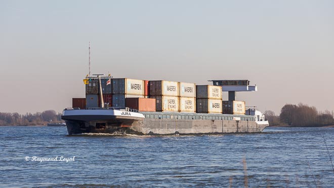 container schiff rhein
