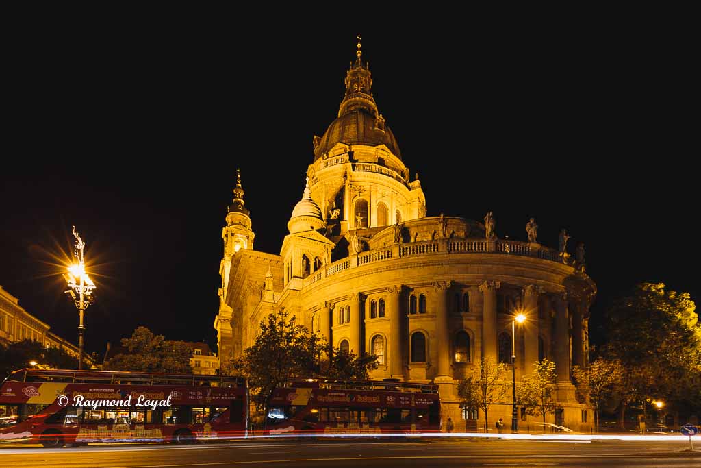 budapest basilica at night