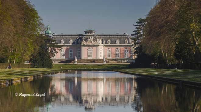 schloss benrath spiegelweiher