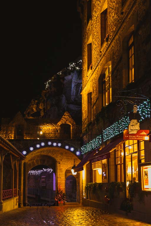 porte du boulevard la mere poulard le mont saint-michel