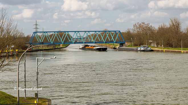 wesel datteln canal datteln locks
