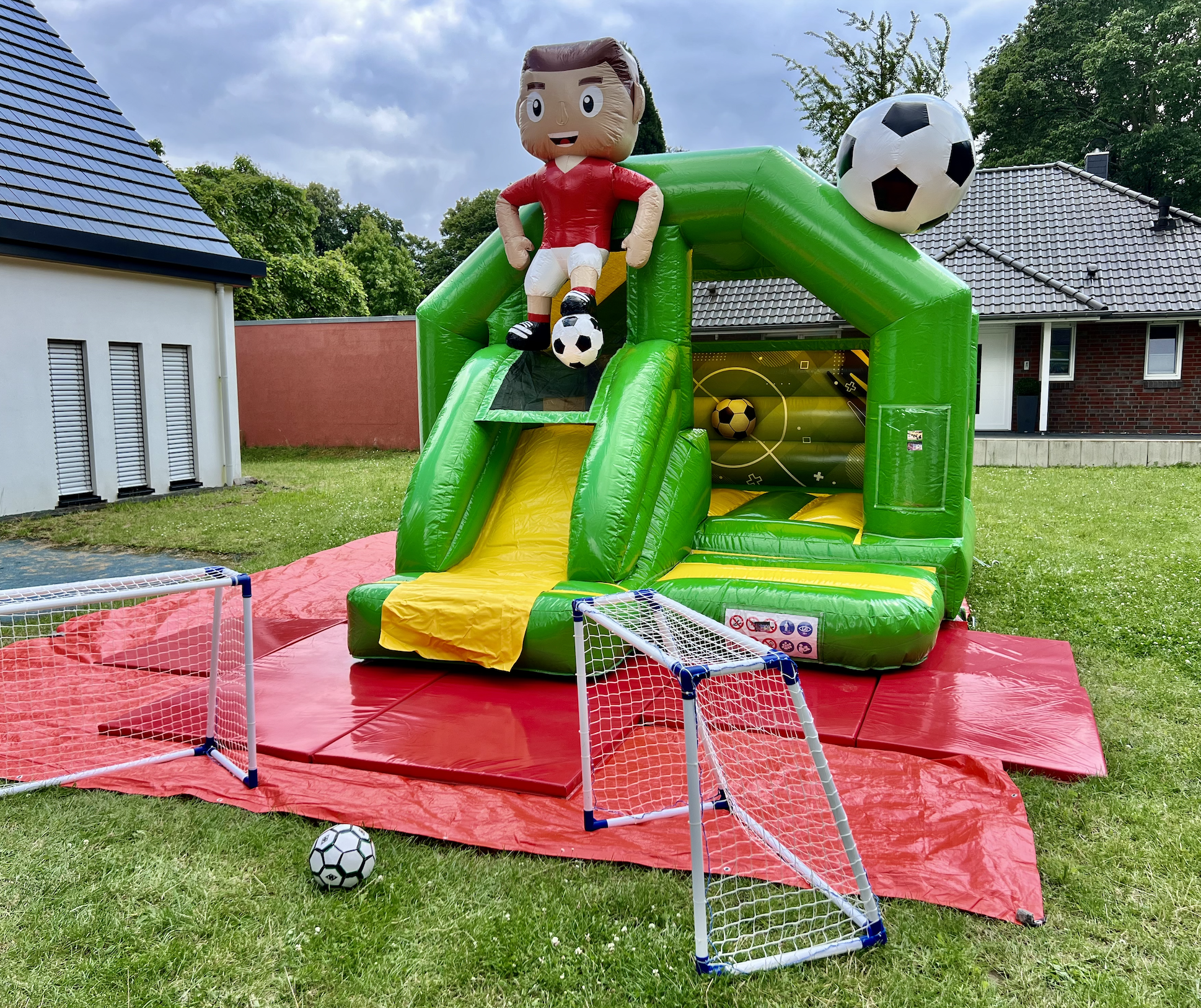 Fußball Hüpfburg Vermietung