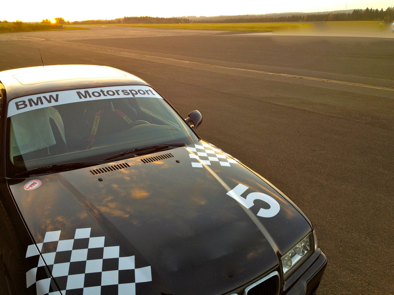 Sportwagen Rennwagen Tourenwagen Selber Fahren Mieten Auf Dem Hockenheimring Nurburgring Lausitzring In Nrw Formel 1 Rennwagen Selber Fahren Sportwagen Mieten Renntaxi Motorsport Event Mobile Katbahn Simulator U V M