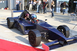 Formel wagen fahren