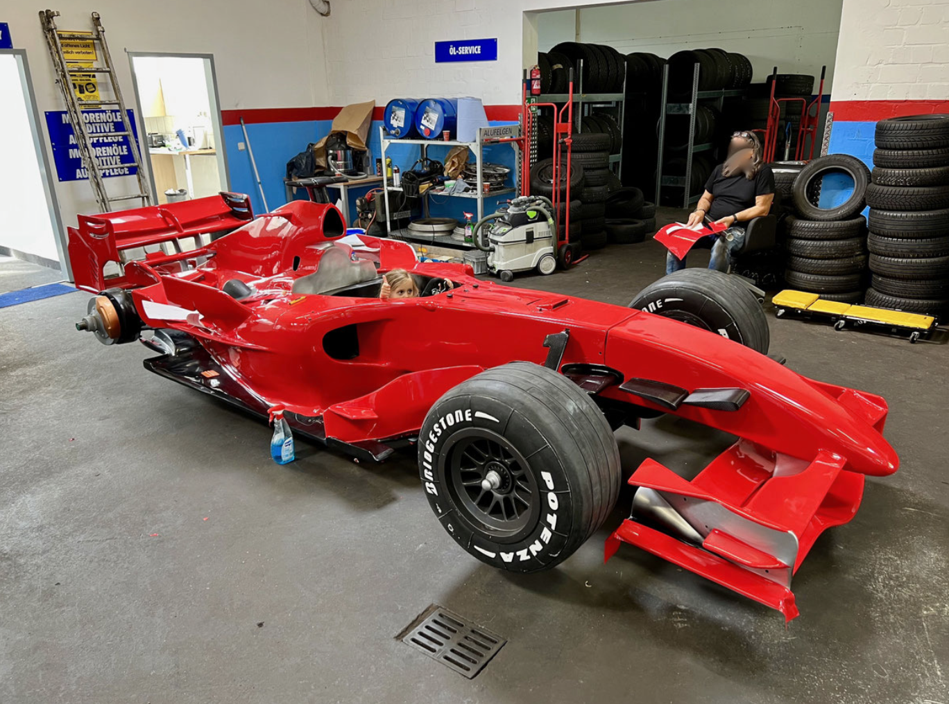 Formel 1 Rennwagen Autos für Filmaufnahmen & Fotos mieten