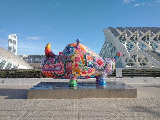 Rinoceronte: Representado en la obra.