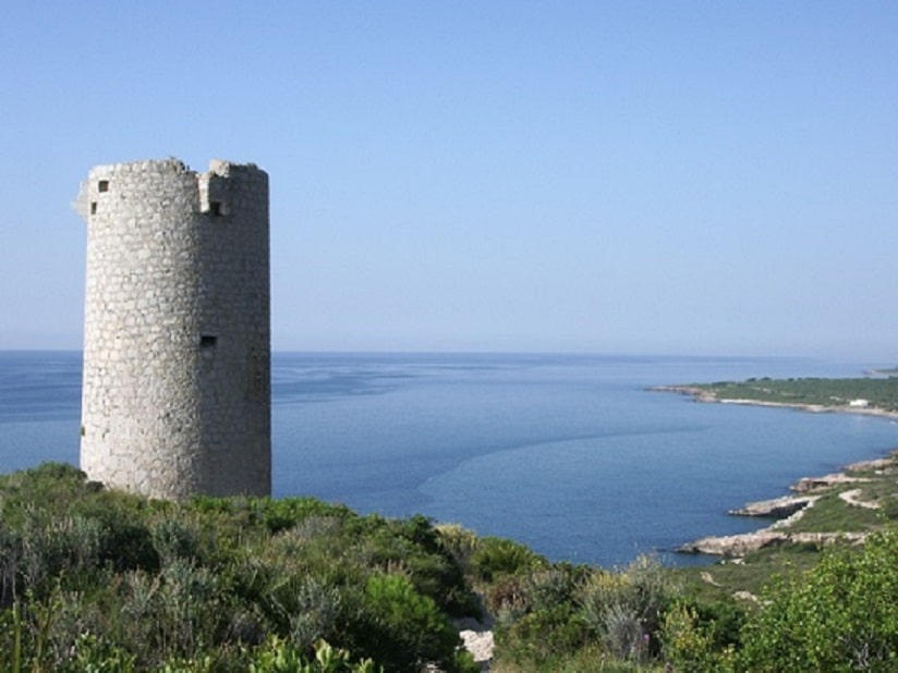 Torre Badum de vigilancia en la Sierra de Irta. Peñíscola. Castellón. España.