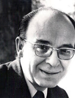 Vicent Andrés Estellés fue un reconocido poeta y escritor valenciano. Nació el 4 de septiembre de 1924 en Burjassot, Valencia, y falleció el 27 de marzo de 1993 en Valencia.