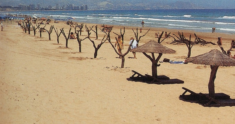 Una maravillosa playa de San Juan años 80 en  Alicante.