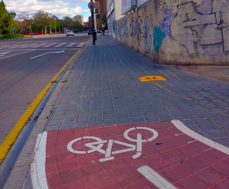 Avenida Tres Cruces de Valencia ciudad