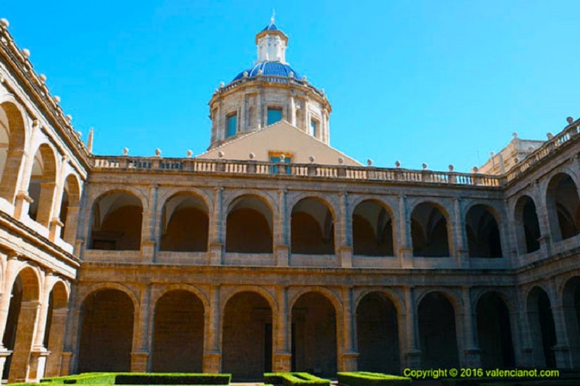 “Sant Miquel dels Reis” en castellano San Miguel de los Reyes es “un antiguo Monasterio de los Jerónimos”. Se encuentra a las afueras de la ciudad, en el antiguo camino de Barcelona.