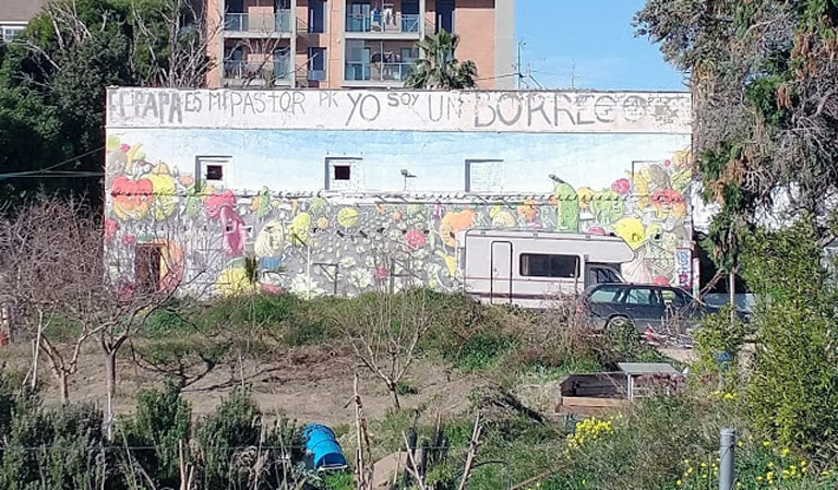 Una Alquerías más y tierras de alrededor OKUPADAS por anarquistas y antisistema y otros en Benimaclet, València.