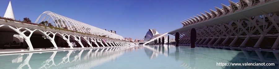 La relación entre Jaume Plensa y la Ciudad de las Artes y las Ciencias de Valencia se centró principalmente en una gran exposición temporal, aunque su presencia en la ciudad continúa hoy en otros espacios.
