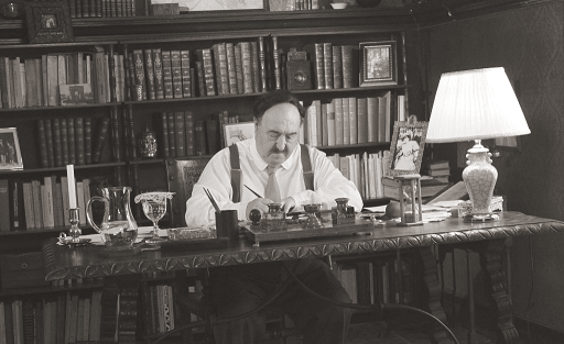 Vicente Blasco Ibáñez ingresó con 20 años en la masonería el 6 de febrero de 1887 adoptando el nombre simbólico de Danton. Formó parte de la Logia Unión N.º 14 de Valencia y posteriormente de la logia Acacia N.º 25. 