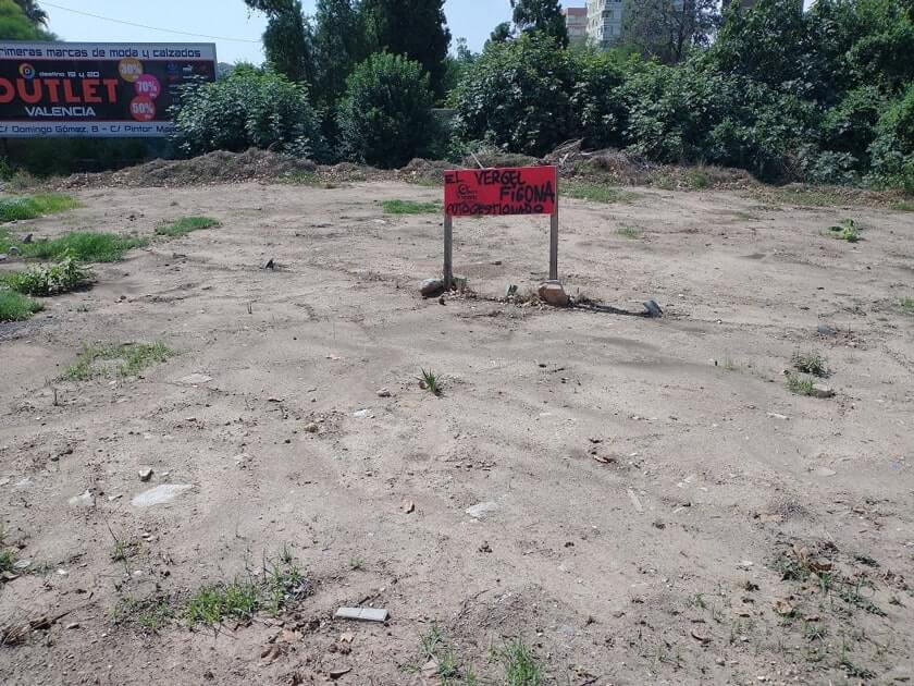 Un solar ocupado por los anarquistas en la guerra con la empresa Metrovacesa por el PAI de Benimaclet.