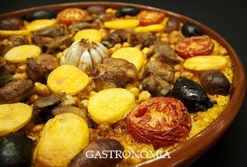 Recetas de la  gastronomía  mediterránea valenciana   tradicional o casera .
