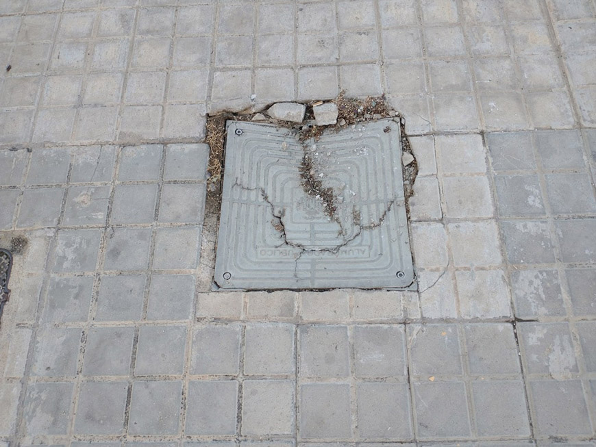 Renovaciones en marcha: Se están reparando aceras en calles de Malilla, l'Hort de Senabre, la Raïosa, Ciutat Universitària, Trinitat, Arrancapins y Gran Vía.