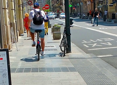 Ciclistas y viandantes no son compatibles