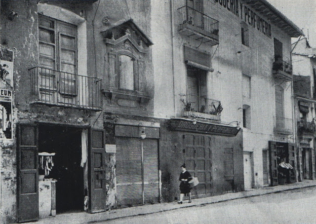 Calle Ruzafa 54, plaza Contraste.Valencia .jpg Autor imagen desconocido.