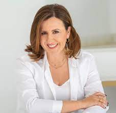 María José Catalá Verdet (Valencia, 3 de marzo de 1981) es una abogada y política española del Partido Popular de la Comunidad Valenciana (PPCV). 