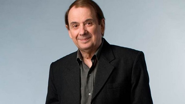 Juan Ramón (cantante) estaba muy vinculado al Valencia C-F. Era hermano del tambien cantante Francisco, ha muerto de un infarto a los 64 años.