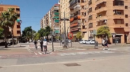 Del naranja al rojo: El hábito peligroso que pone en jaque al peatón valenciano