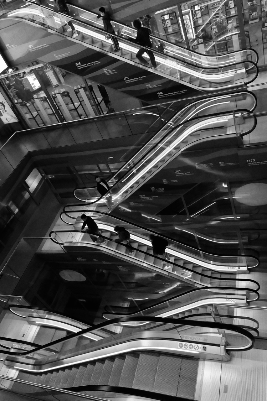 Rolltreppe in der Markthalle, Rotterdam, NL, 2025