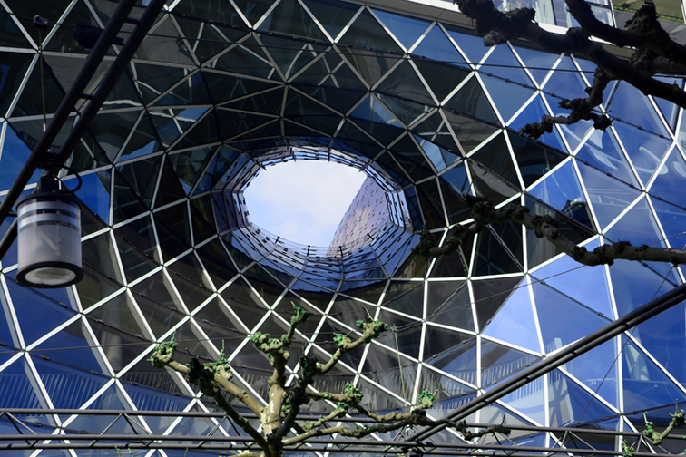 Fassade des Multi-Marken-Center MyZeil - eröffnet am 10. November 2008