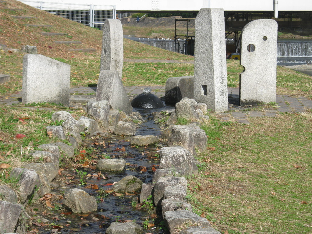 出町柳、西岸。riverbank of Kamo river