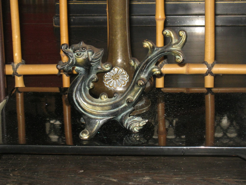 妙音弁財天の龍。a dragon of Myoon Benzaiten shrine