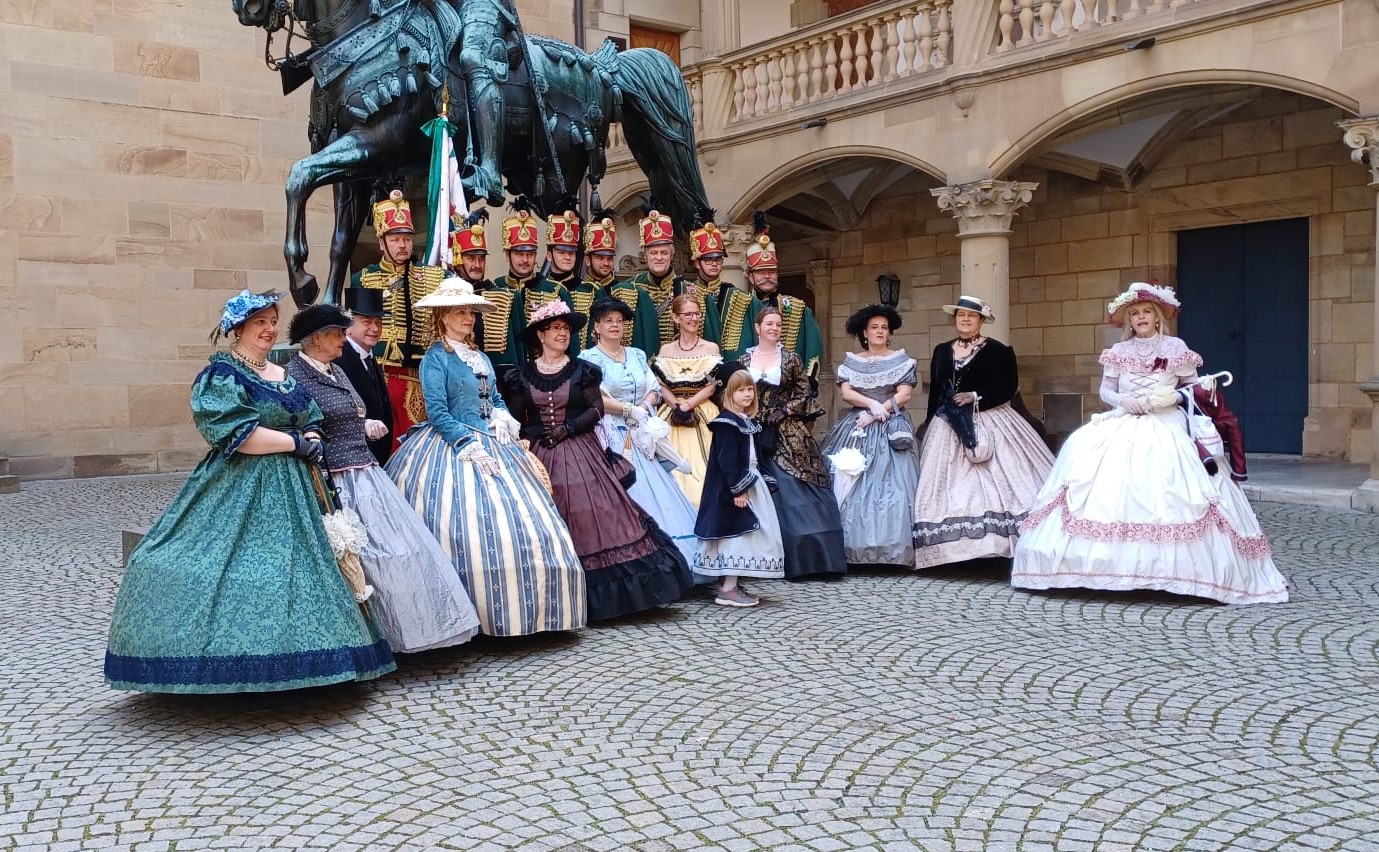 und im Schloss natürlich ein Gruppenfoto