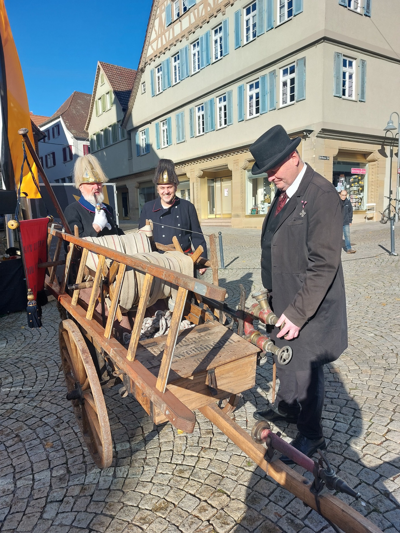 Harry muss die Feuerwehrspritze überprüfen