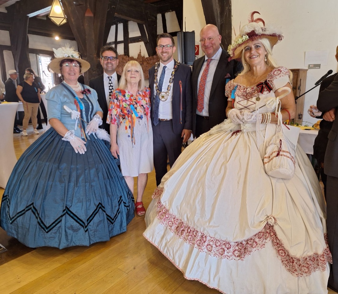 Der Beginn im Rathaus