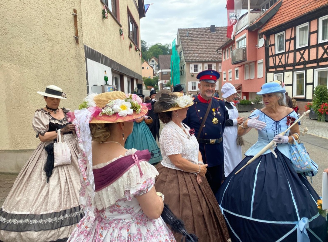 die Vorführungen auf dem Rathausplatz .....