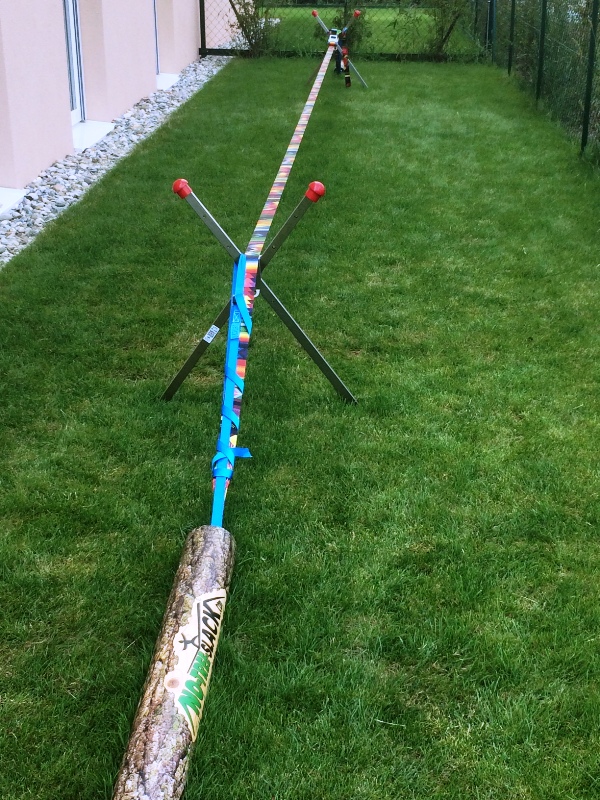 Bewertung 2018-08-18: Wie lange der Aufbau der Slackline gedauert hat, kann ich nicht genau sagen. Wir waren 3 Stunden aufgrund von ständig wiederkehrenden Gewittern mit dem Aufbau beschäftigt. Vermutlich wären es 20-30 Minuten gewesen. Ich denke wenn ...