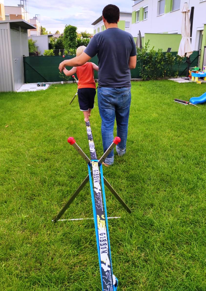 Bewertung 2020-06-21: ...die Bodenanker halten Bombenfest in meinem lehmigen, steinigen Boden. Auch die Möglichkeit die Frames flexible zu verstellen hat mich überzeugt... Daher kann ich die Bodenanker von NoTreeSlack nur voll und ganz empfehlen..