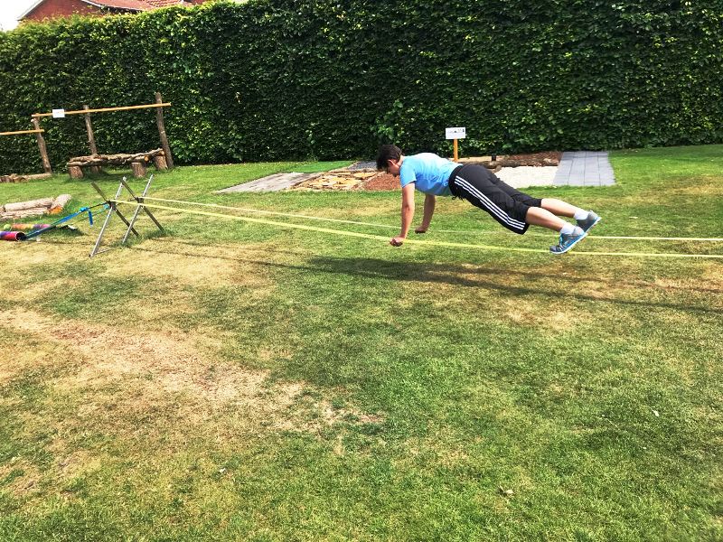 Bewertung 2018-05-30: Wir sind super zufrieden und haben nun eine 2. Slackline aufgebaut, womit wir in der Übungsauswahl noch vielfaltiger und effektiver sind. Es macht unseren Kunden und Patienten riesigen Spaß und meine Mitarbeiter sind hochmotiviert..