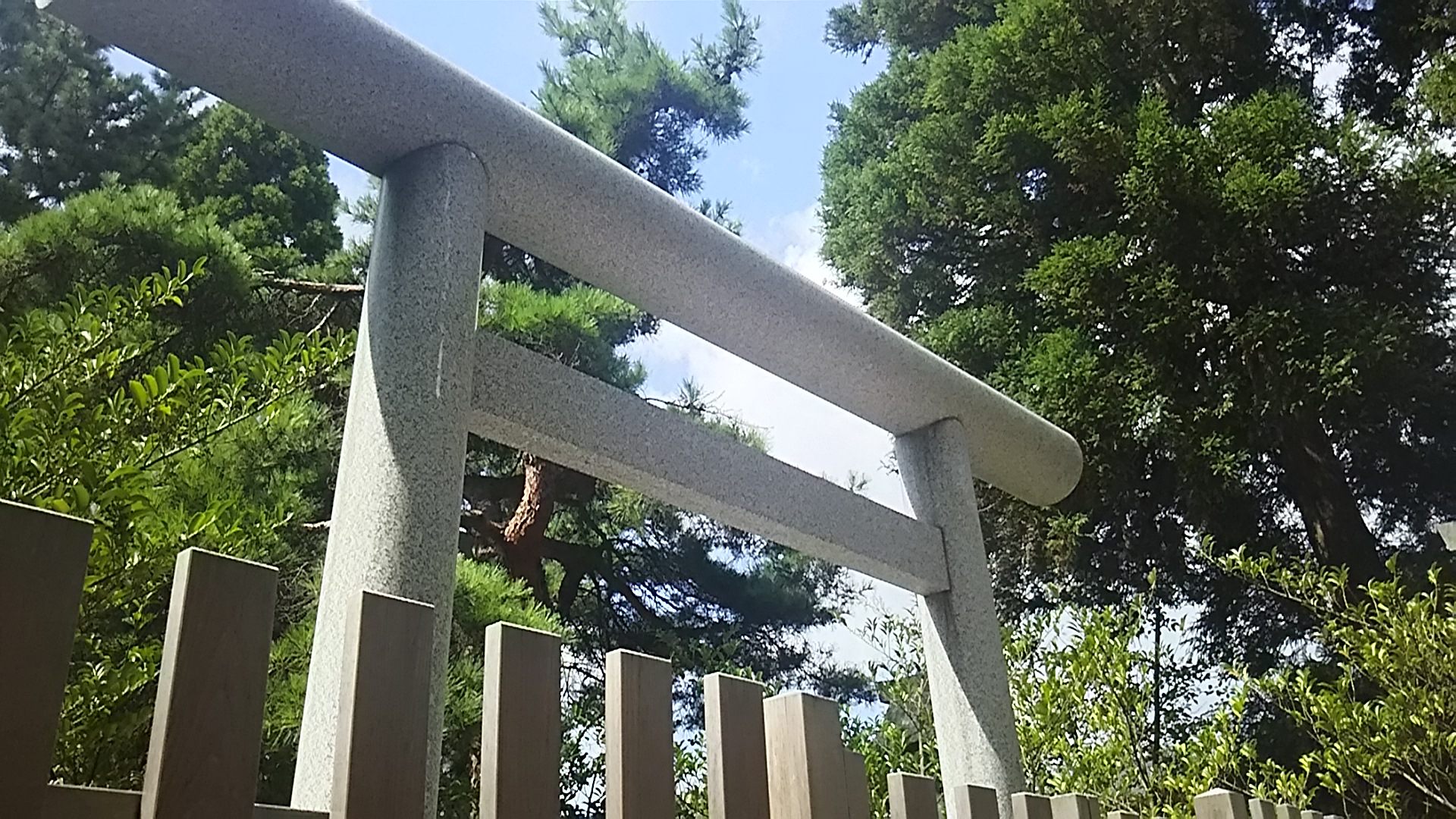 鳥居の かたち 靖国鳥居 十社大神 十社の宮 公式 富山県射水市 旧小杉町 に鎮座する神社 厄祓い 交通安全 安産 健康 初宮 七五三などの御祈願 御祈祷 お祓い や御朱印のお求めは宮司宅まで