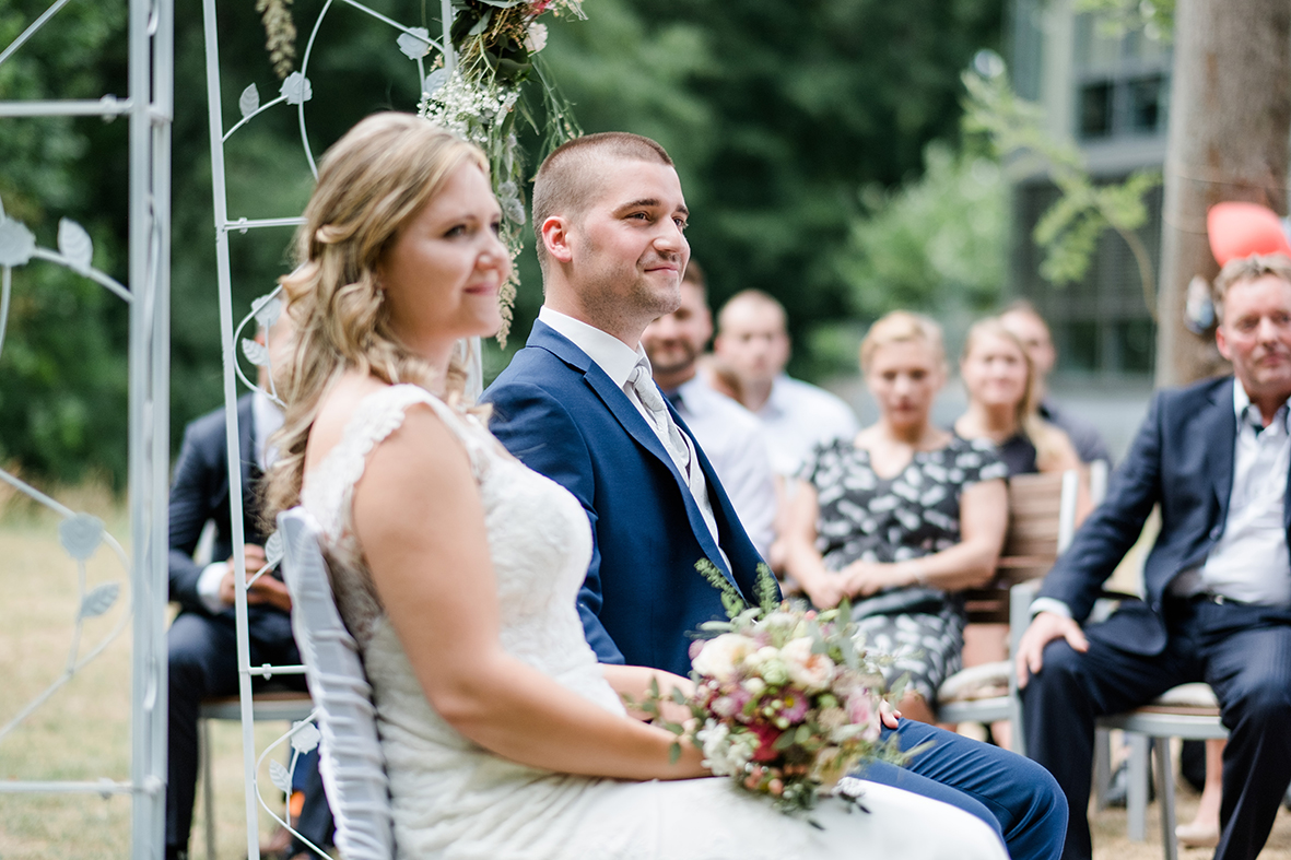 Heiraten in Leipzig im Herrenhaus Möckern mit professionellen Hochzeitsfotograf aus Leipzig