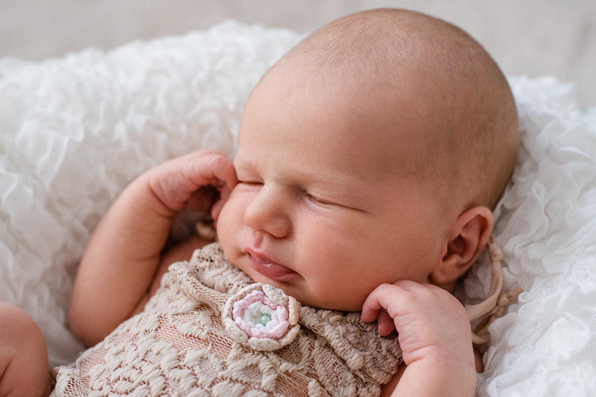Neugeborenenfotos Leipzig, Fotoshooting mit Baby zuhause in Leipzig, Markkleeberg und Borna