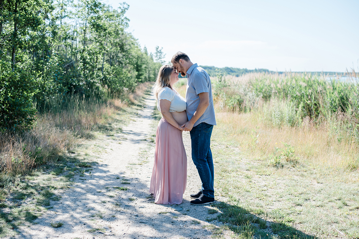 Schwangerschaftsfotos in Leipzig und Markkleeberg am See, Natürliche Babybauchfotografie