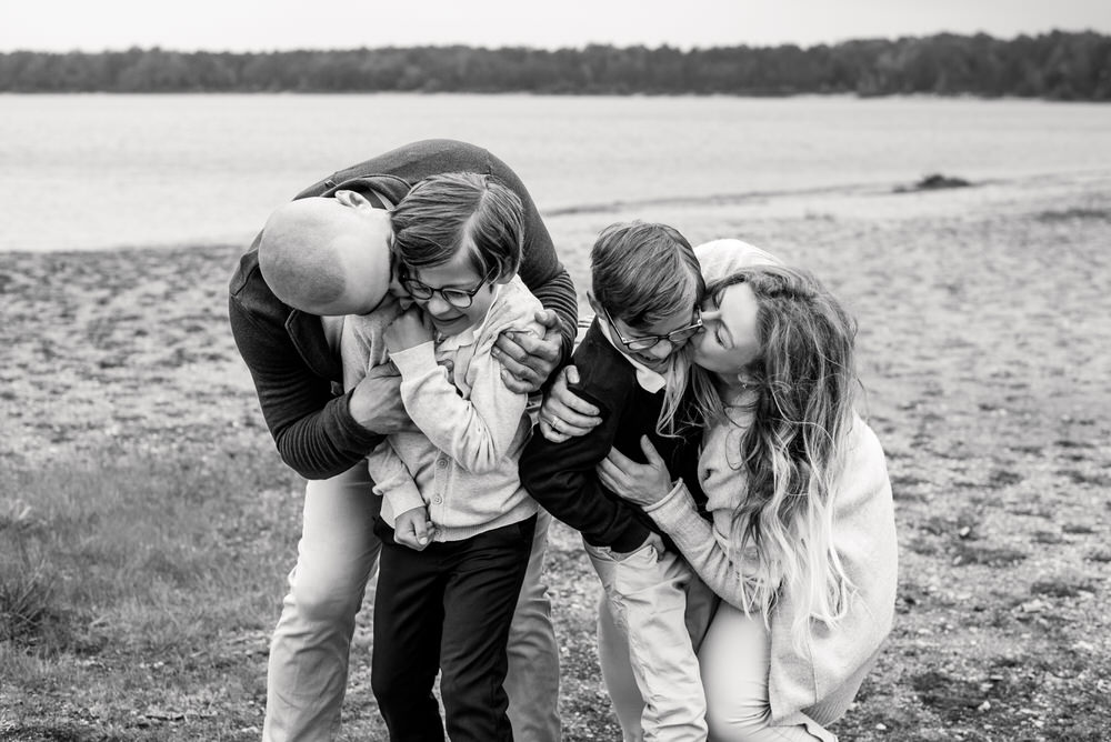 Familienfotos bei lebendigen Familien Fotoshooting in Leipzig, Borna, Markkleeberg, Umgebung und Leipziger Neuseenland
