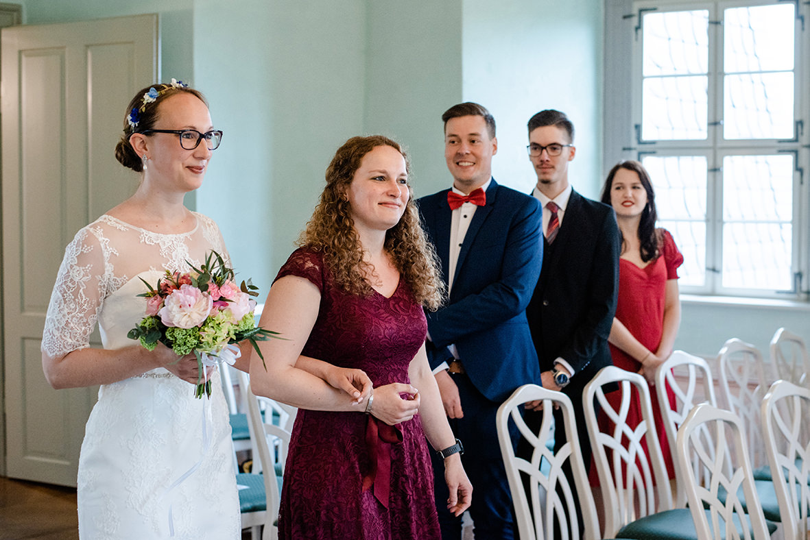 Hochzeit auf Schloss Schwarzenberg im Erzgebirge, Hochzeitsfotos im Regen, Hochzeitsfotograf in Sachsen